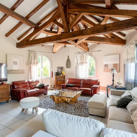 Дом отдыха Grande Maison Avec Piscine *