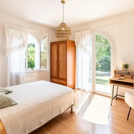 Grande Maison Avec Piscine Дом отдыха *